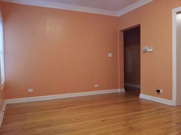 Lving room pic 2