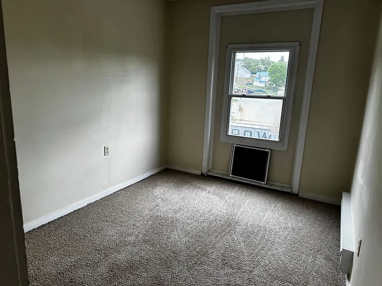 400 Railroad St — Photo 13