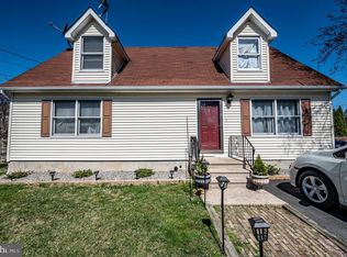 16 Greenfield Ave, Lawrence Township, NJ 08648