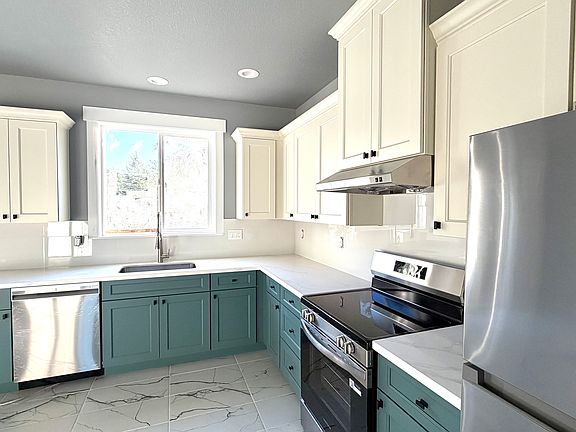 5th image of 2421 SE 93rd Ave #2