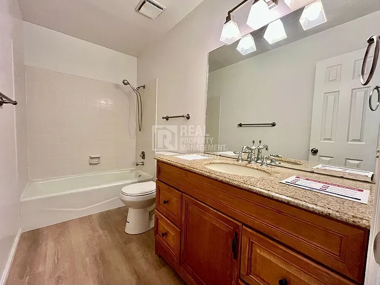 1101 Mansfield Dr — Photo 16