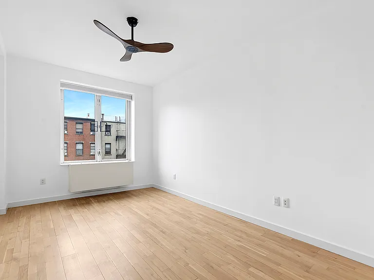 545 Washington Ave #409 — Photo 6