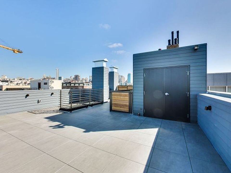 1st image of 5 Hallam St #5