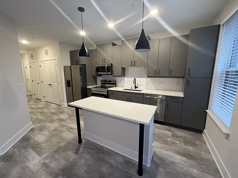District at Riverside Apartments — Photo 91
