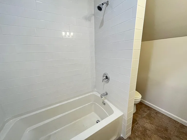 311 Stratford Ave #6 — Photo 4