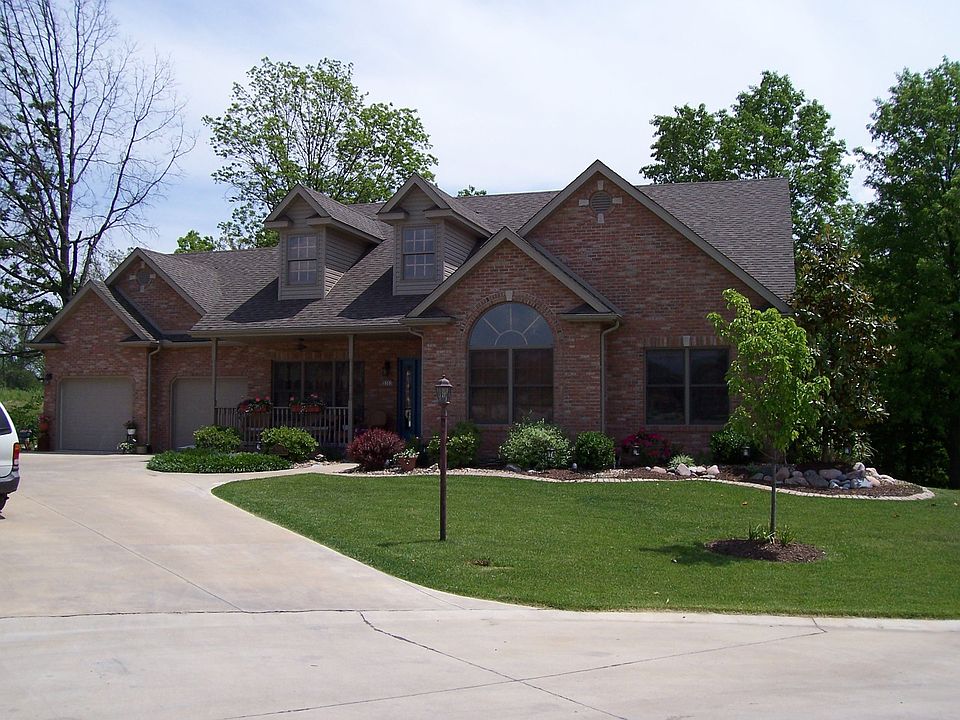 Front view from cul-de-sac