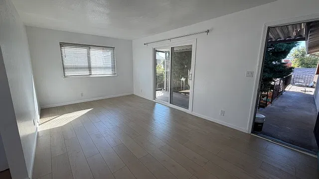 2 bed, 800 sqft, $3,250 — Photo 2