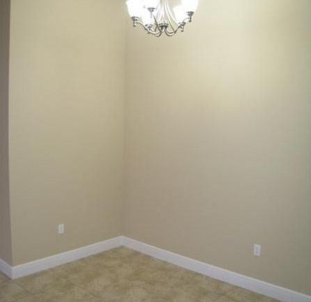 4th image of 20681 NE 4th Pl APT 201