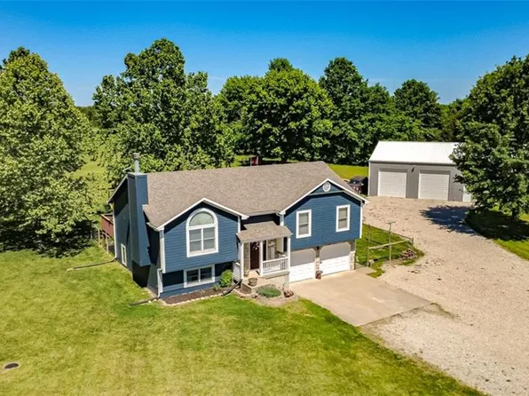 2505 Thomas Ter, Ottawa, KS 66067