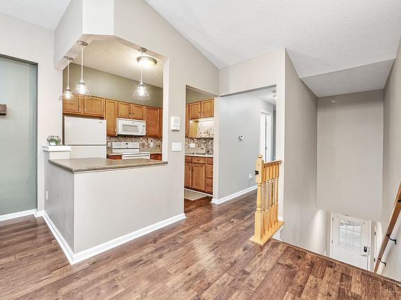 4th image of 14 Broadwood Ln