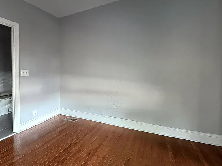 459 Winona St — Photo 7