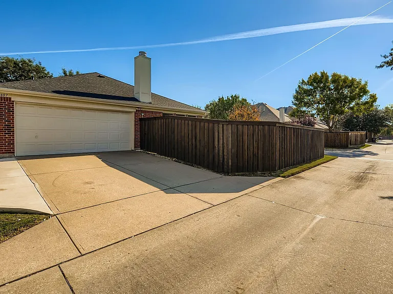 12407 Hawk Creek Dr — Photo 26