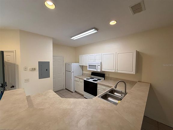 4th image of 13200 W Newberry Rd #29