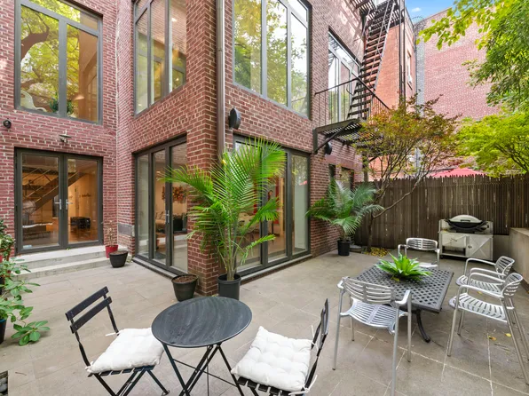 56 West 71st Street image 3 of 16