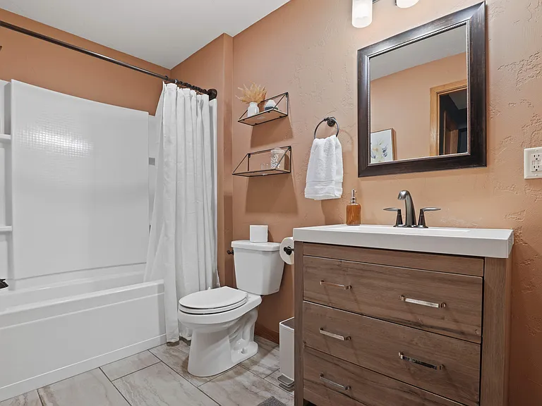 1016 Peterson Dr — Photo 39