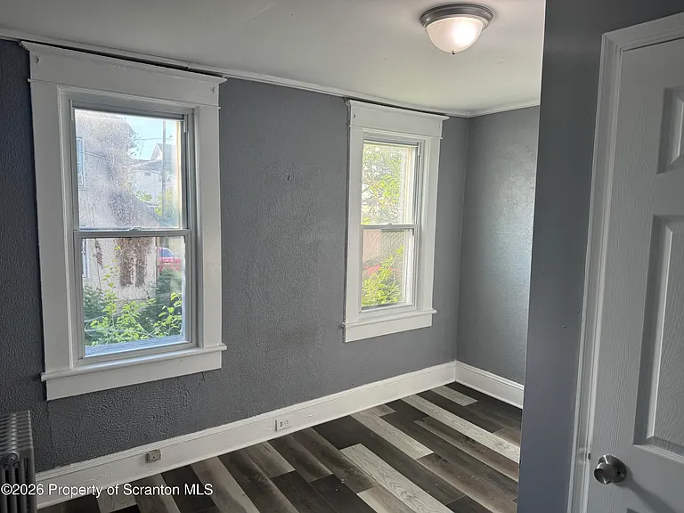 219 N Bromley Ave — Photo 24