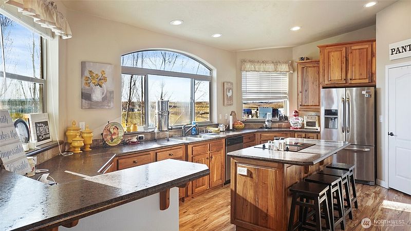 3rd image of 1773 W Bench Road