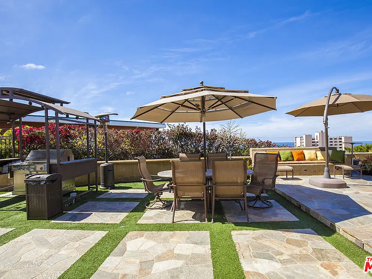 2624 Costebelle Dr — Photo 36