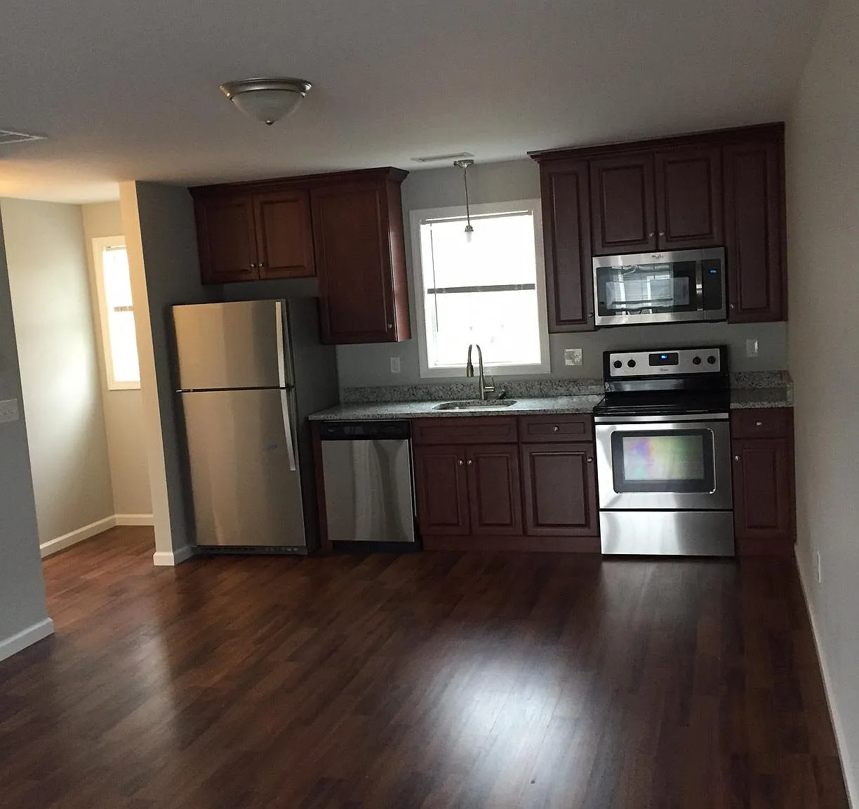 1 bed, 750 sqft, $1,700 — Photo 3