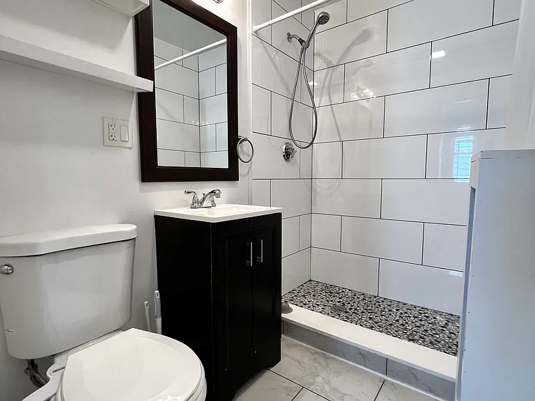 38 Newton St #4 — Photo 4
