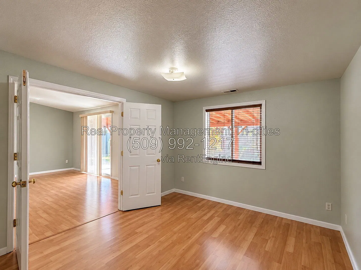 3 bed, 2.0 bath, 2148 sqft, $2,595 — Photo 4