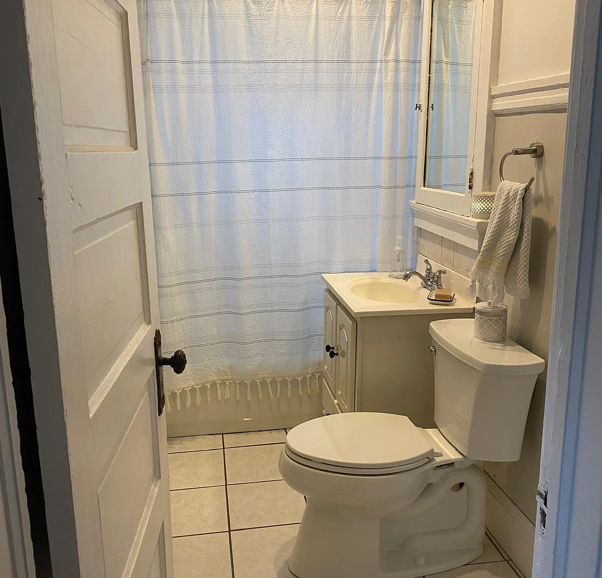 3 bed, 1300 sqft, $1,700 — Photo 4