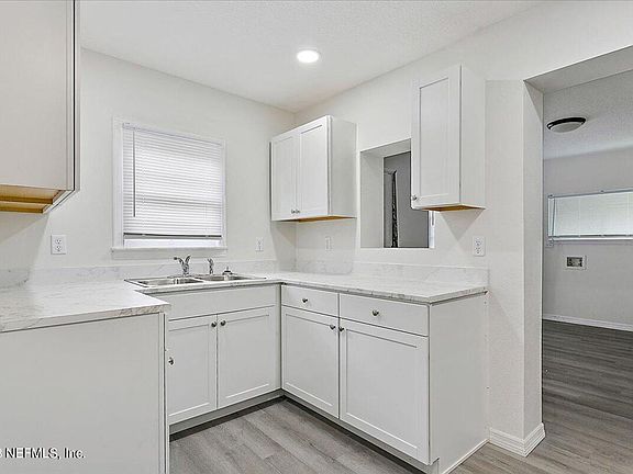 3rd image of 1628 W 33rd St