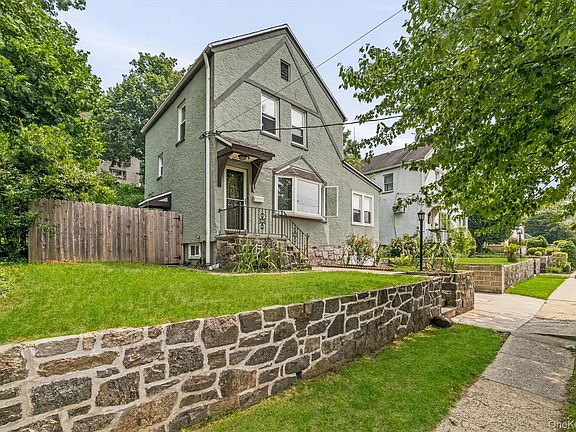 2nd image of 218 Sedgwick Avenue