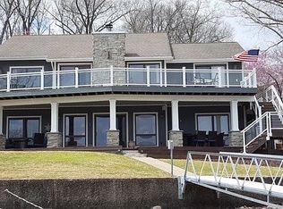 418 Kings Point Dr, Camdenton, MO 65020