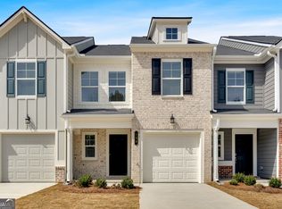 109 Village Green Dr, Adairsville, GA 30103