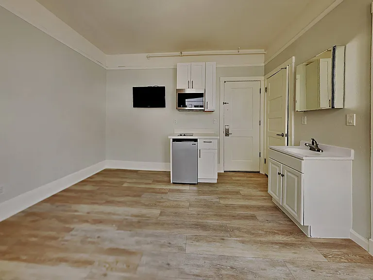 1499 California St. — Photo 9