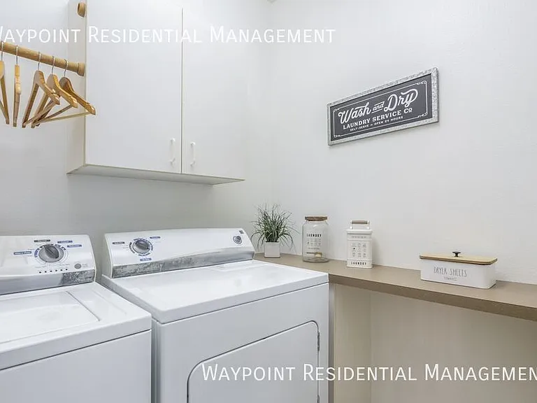 9640 W Sleepy Hollow Ln — Photo 21