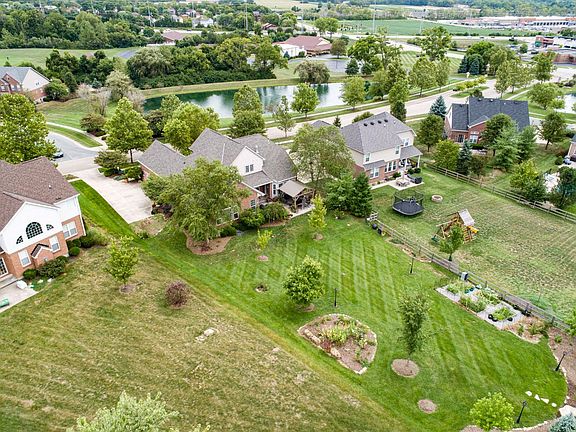 2nd image of 7715 Foxchase Dr