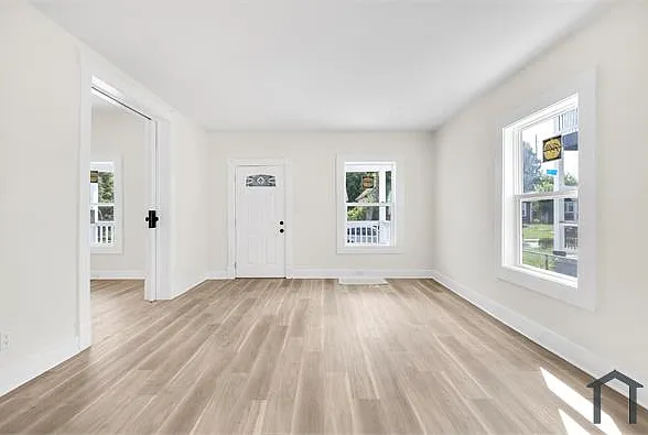 3160 Graceland Ave — Photo 4