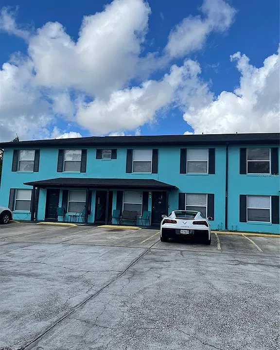 662 Deltona Blvd