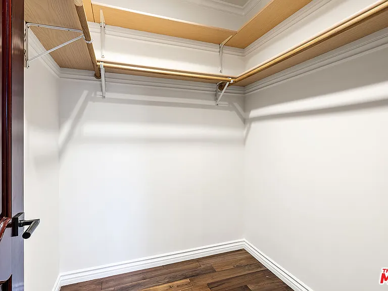 632 N Kings Rd #101 — Photo 6