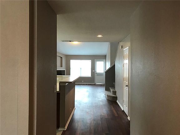 3rd image of 424 Cookston Ln