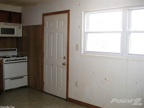 3rd image of 981 Bryant St