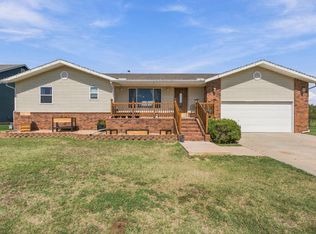 806 W Goldie St, Conway Springs, KS 67031