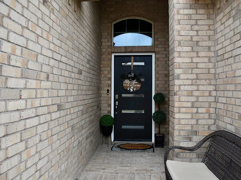 328 Dunmore Dr — Photo 6