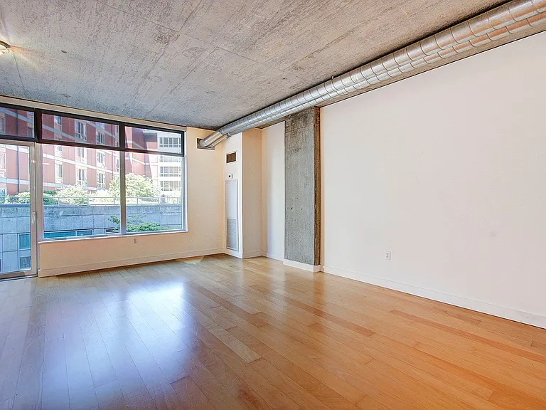 1926 W Burnside St #204 — Photo 16