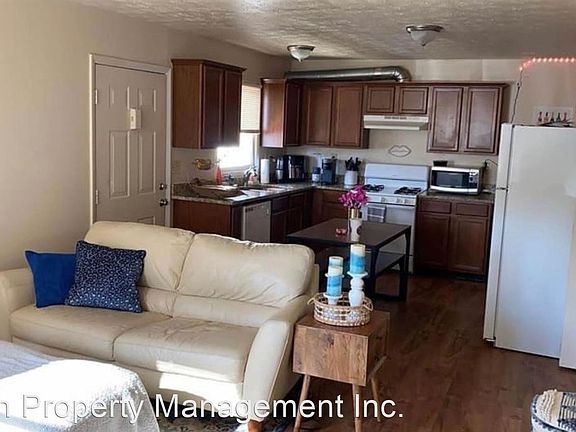3rd image of 126 Waller Ave #B