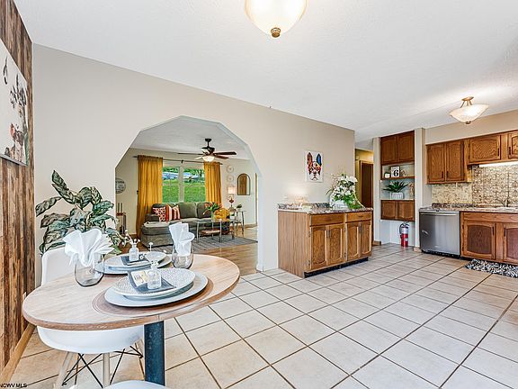4th image of 5 Whispering Pines Dr