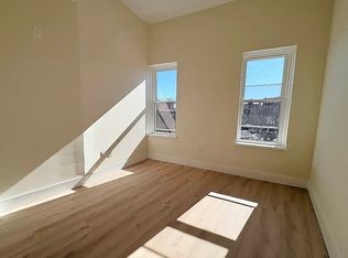 70 E 10th St APT 1R, Brooklyn, NY 11218