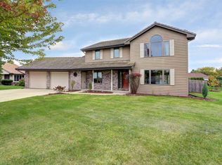 1748 Mill Pond Ct, Neenah, WI 54956