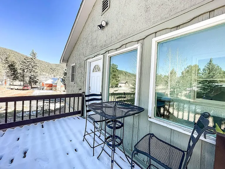 422 N Baldwin St — Photo 5