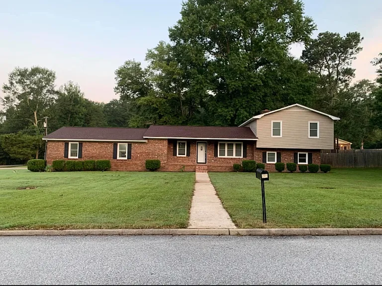 103 Shiloh Ln — Photo 1