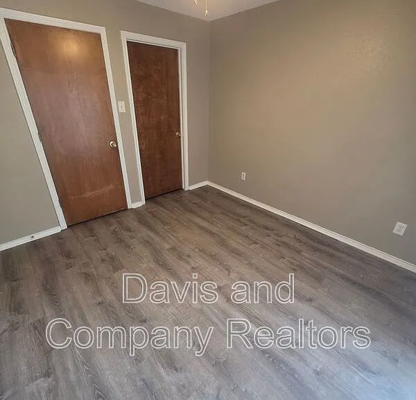 4422 Fairgate Dr — Photo 18