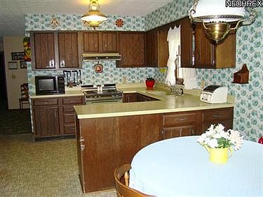 2nd image of 4801 Hillcrest Dr