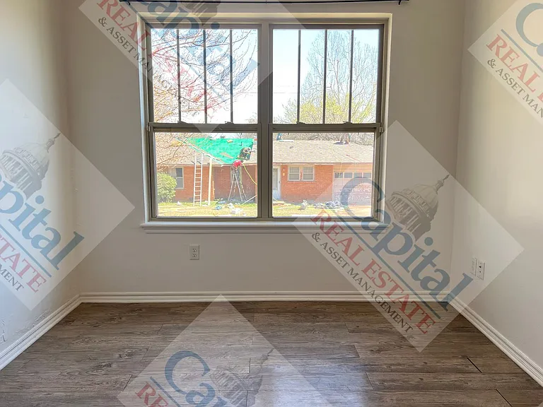 1633 NE 11th St — Photo 21